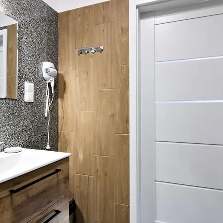 Apartment Lc & B52