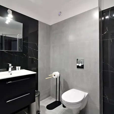 Lc Pokoje&apartamenty B52 *