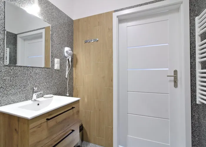 Lc & B52 Apartment *